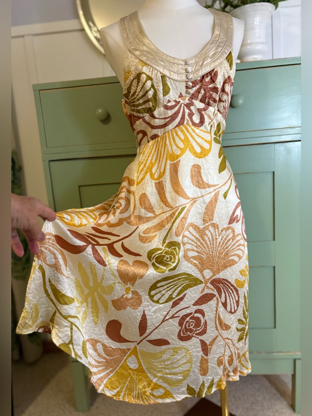 BCBG MaxRave Crinkle Satin Sleeveless Fit-n-Flare Earth Tone Floral Dress - M